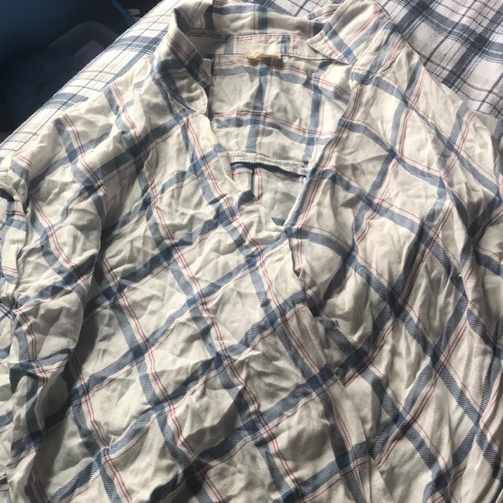 Hollister flannel tee